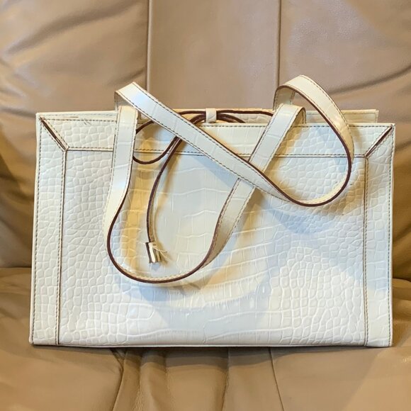 VINTAGE LIZ CLAIBORNE PURSE, CROC/SNAKESKIN PATTERN, CLASSIC FAUX LEATHER - Picture 3 of 8